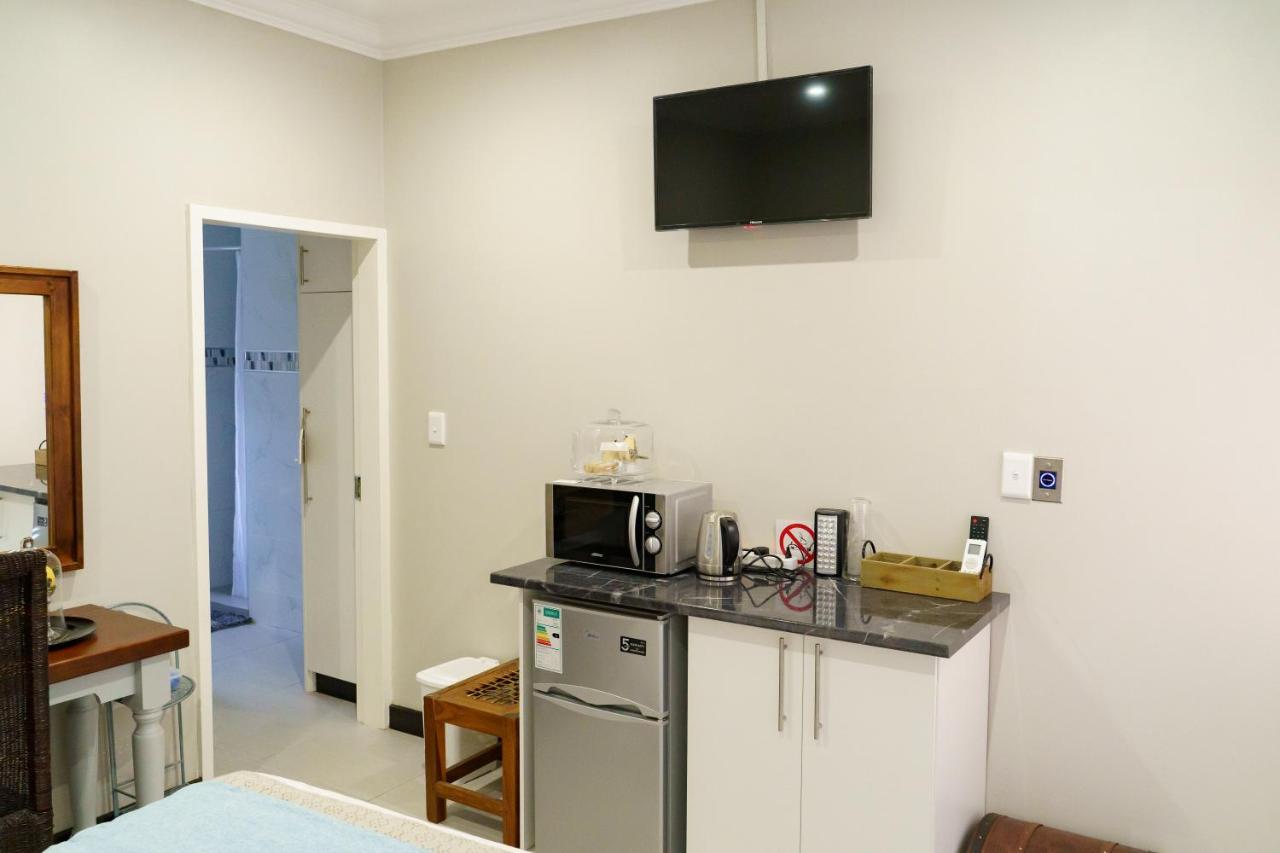Mi Vida Guesthouse Клерксдорп Екстериор снимка