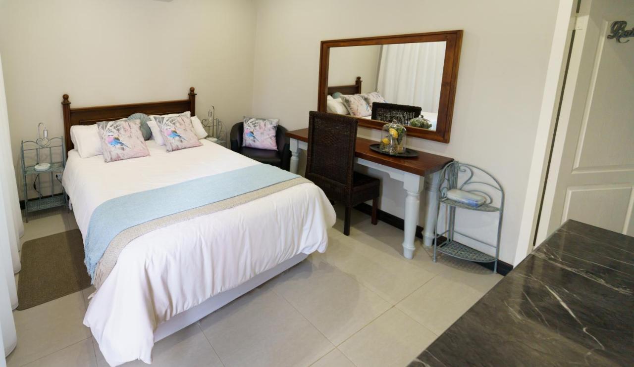 Mi Vida Guesthouse Клерксдорп Екстериор снимка