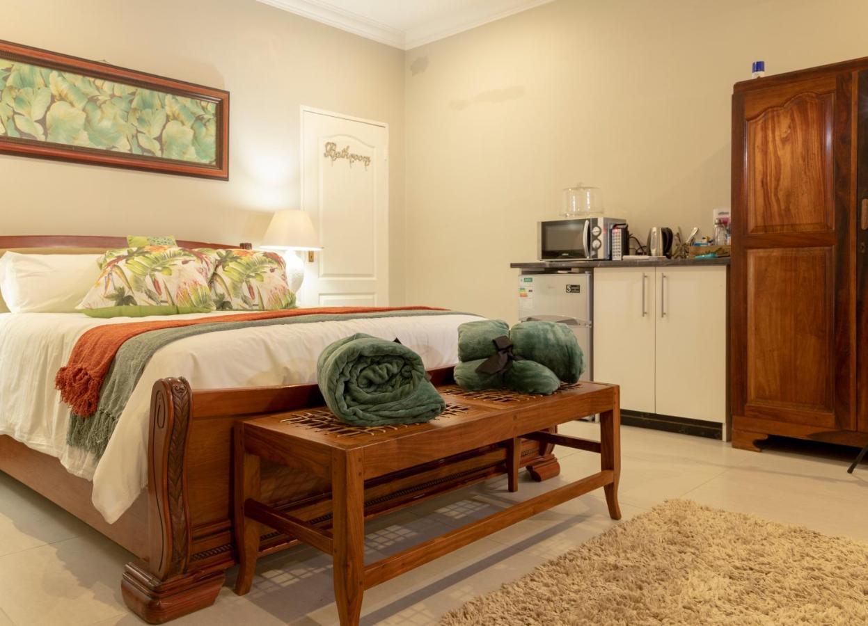 Mi Vida Guesthouse Клерксдорп Екстериор снимка