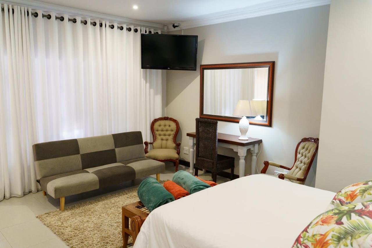 Mi Vida Guesthouse Клерксдорп Екстериор снимка