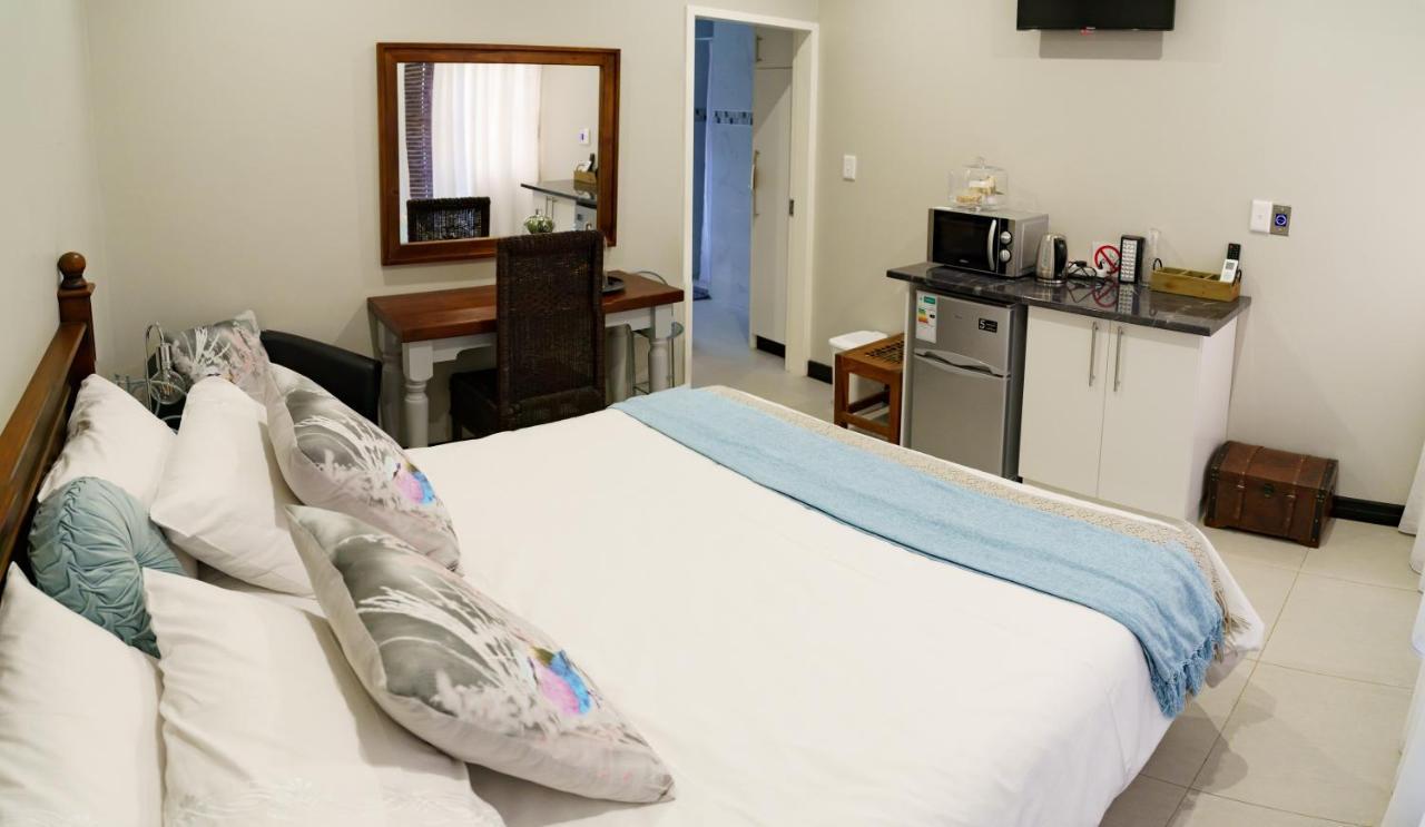 Mi Vida Guesthouse Клерксдорп Екстериор снимка