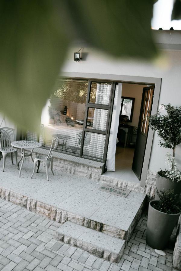 Mi Vida Guesthouse Клерксдорп Екстериор снимка