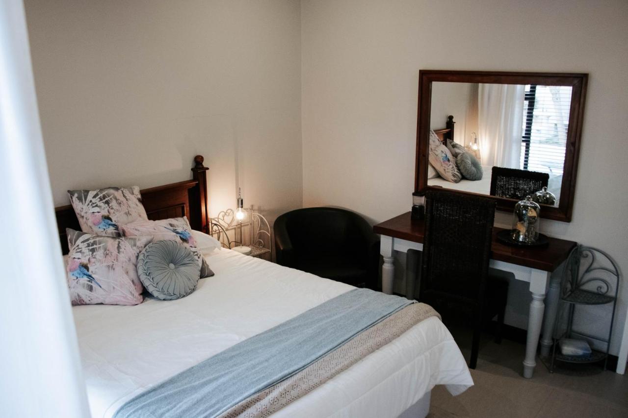 Mi Vida Guesthouse Клерксдорп Екстериор снимка