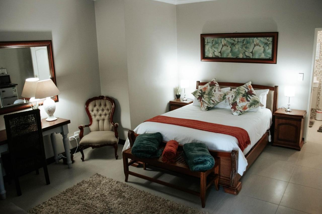 Mi Vida Guesthouse Клерксдорп Екстериор снимка