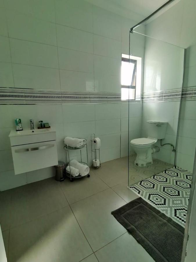 Mi Vida Guesthouse Клерксдорп Екстериор снимка