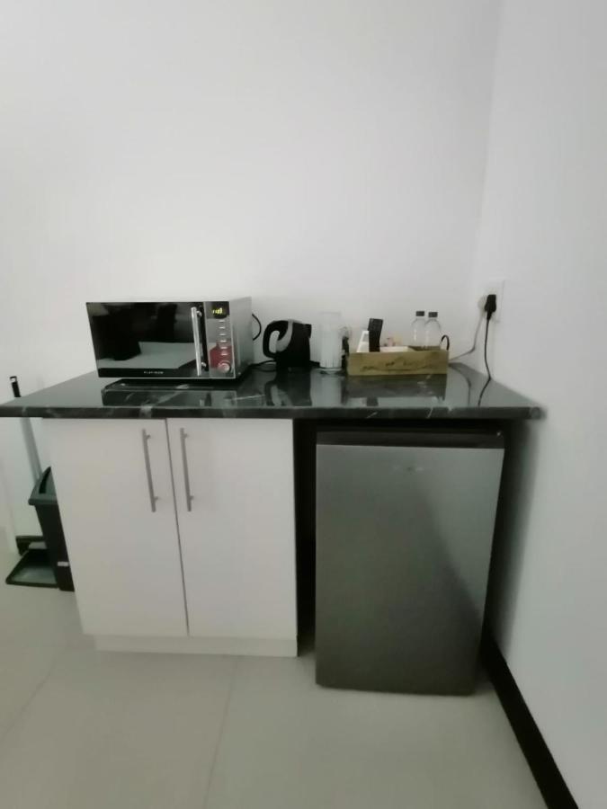Mi Vida Guesthouse Клерксдорп Екстериор снимка