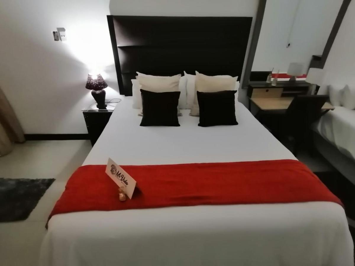 Mi Vida Guesthouse Клерксдорп Екстериор снимка