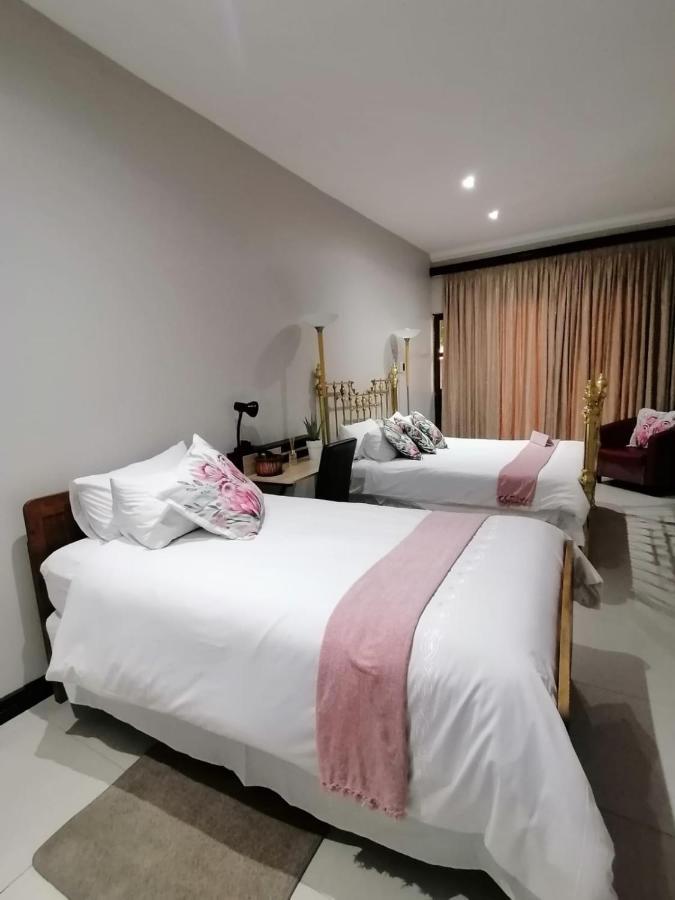 Mi Vida Guesthouse Клерксдорп Екстериор снимка