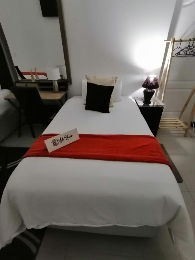 Mi Vida Guesthouse Клерксдорп Екстериор снимка